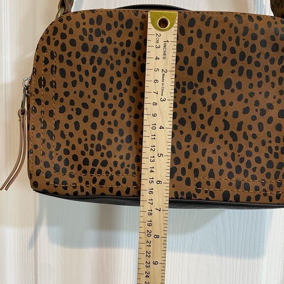 Universal Thread Leopard Print Crossbody Bag Womens Faux Leather  Compartments - Picture 12 of 15